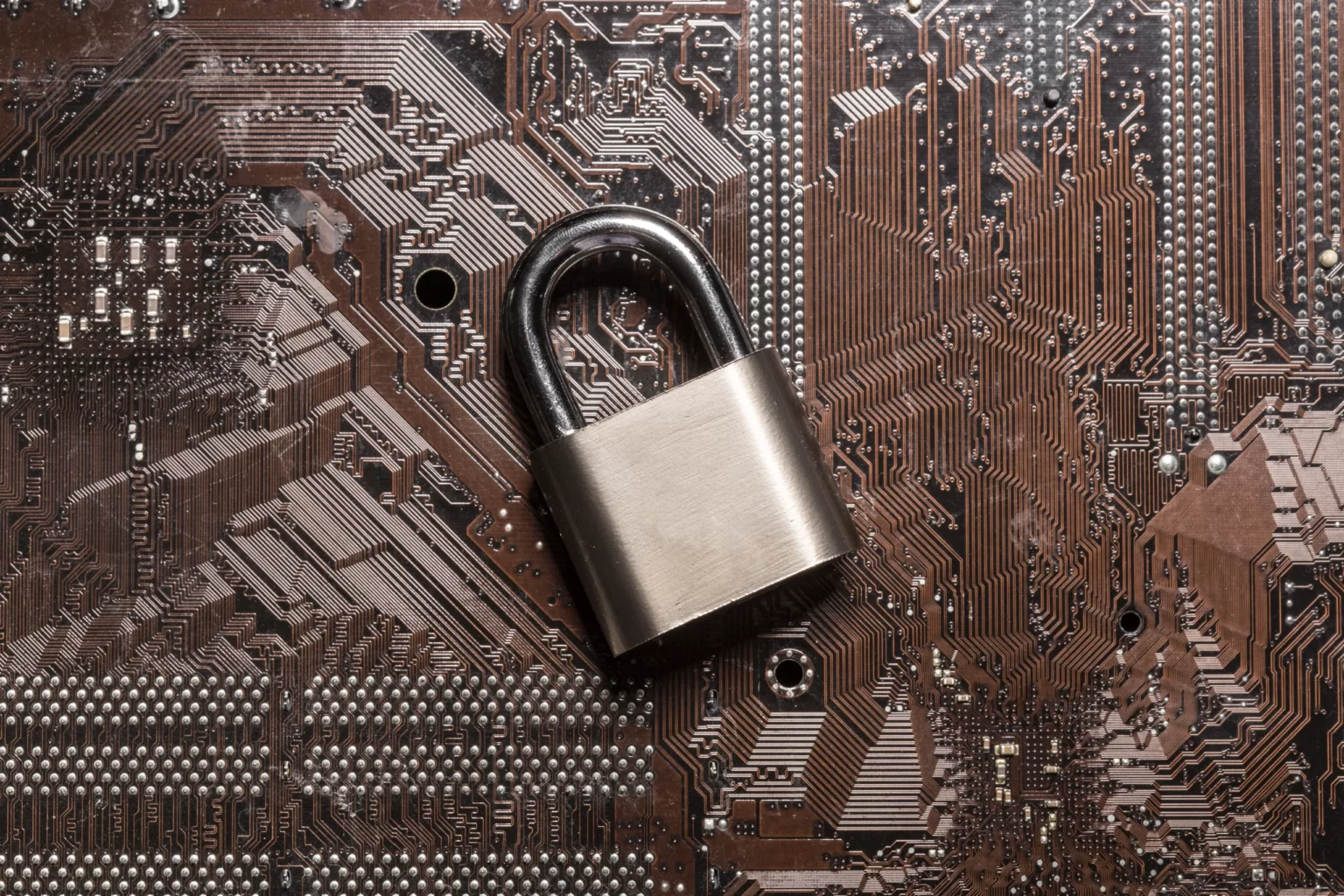 Cadenas sur un circuit imprimé, protection des données
